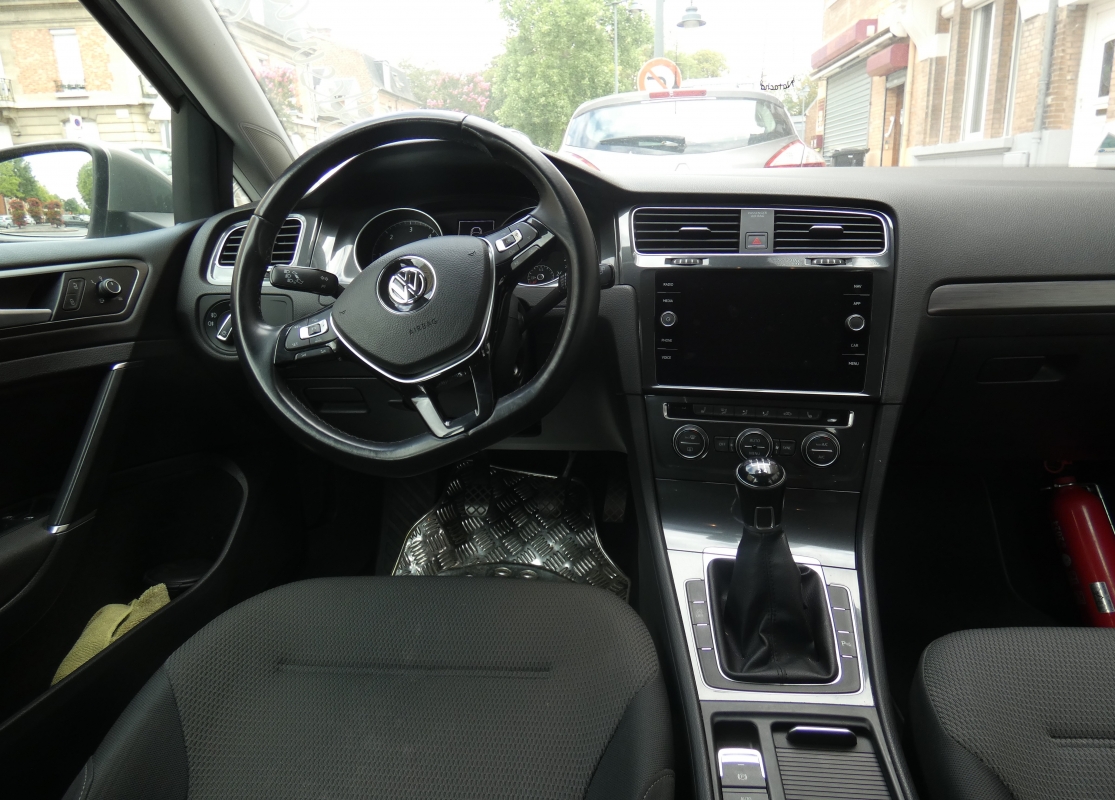 Volkswagen Golf — 8